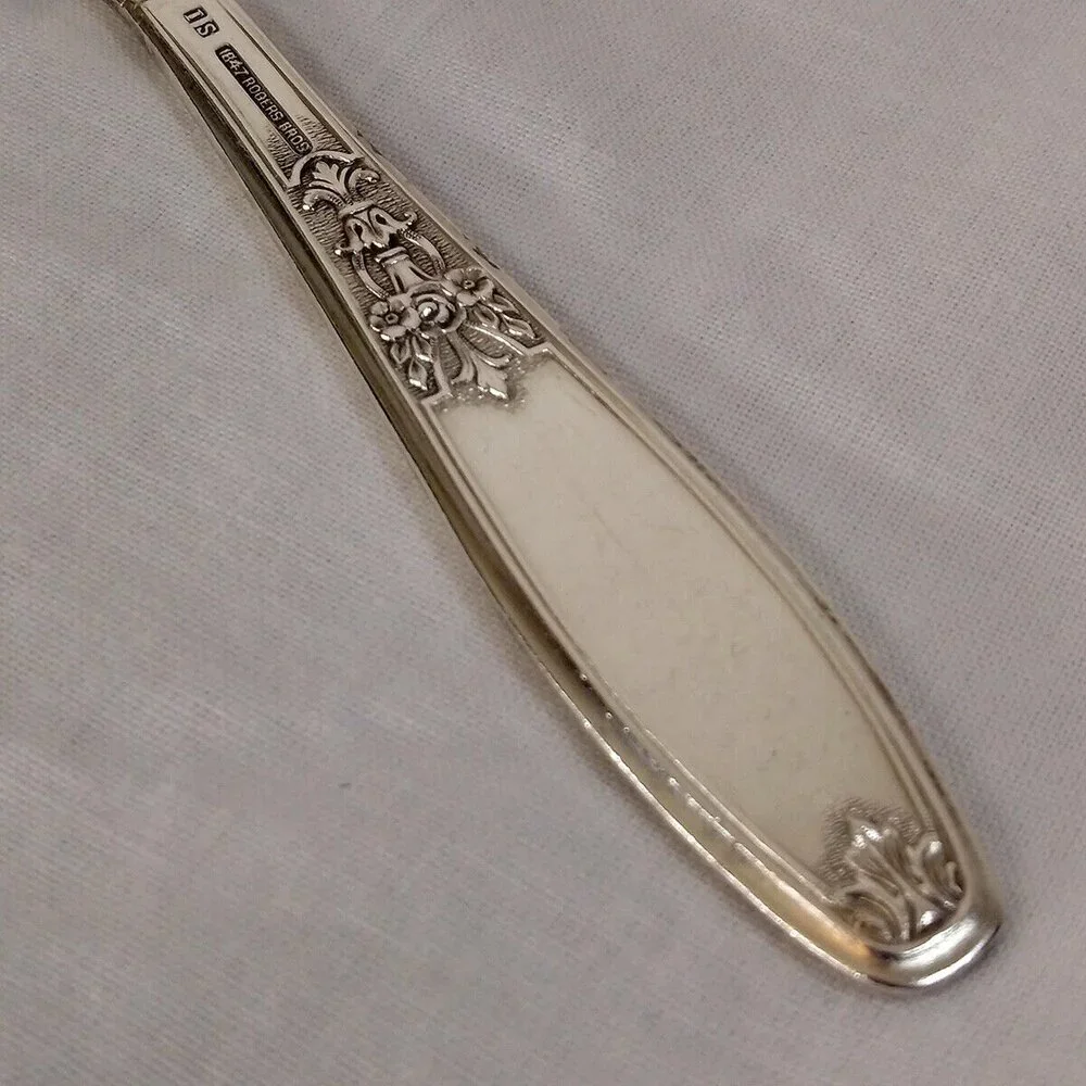 Rogers Bros Butter Knife Silverplated Vintage 1847
